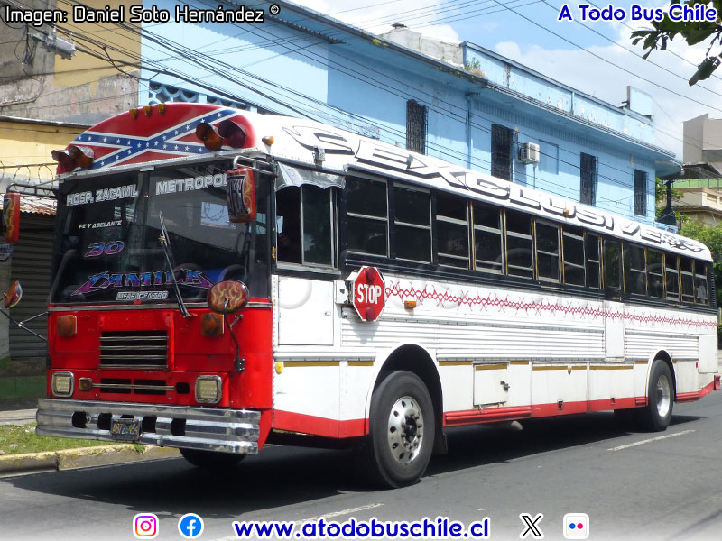 Thomas Safe-T-Liner / Ruta N° 30 San Salvador (El Salvador)