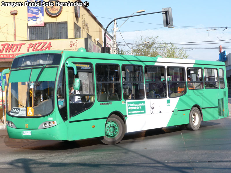 Busscar Urbanuss Pluss / Mercedes Benz O-500U-1725 / Servicio Troncal 301e