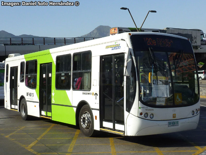 Busscar Urbanuss Pluss / Volvo B-7R-LE / Servicio Troncal 420e