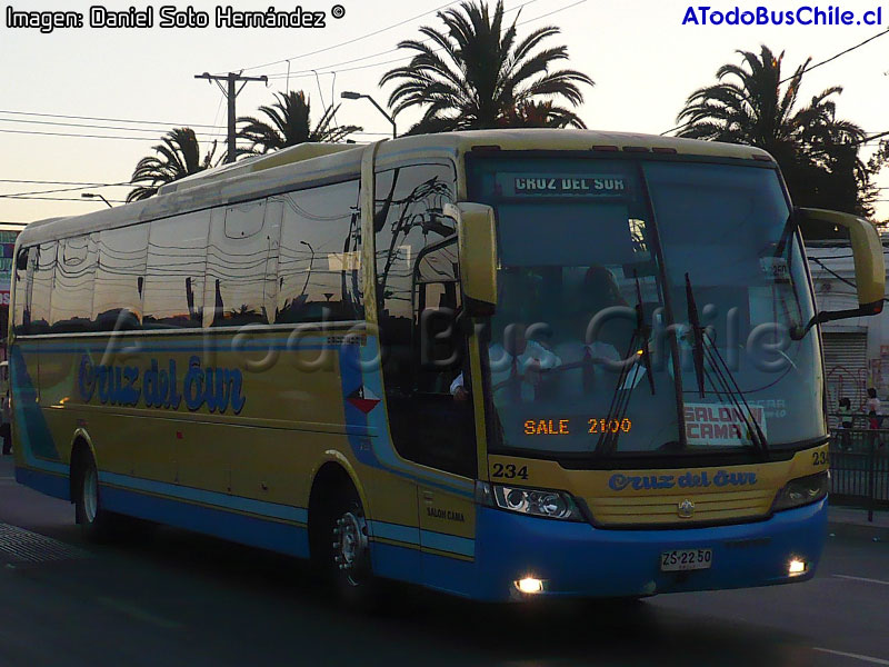 Busscar Vissta Buss LO / Volvo B-12R / Cruz del Sur