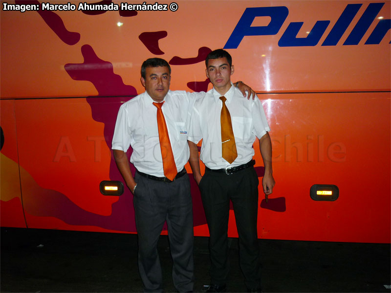 Tripulación Unidad Nº 524 Pullman Bus | Conductor: Paulo Huerta / Asistente: Wilson Arias