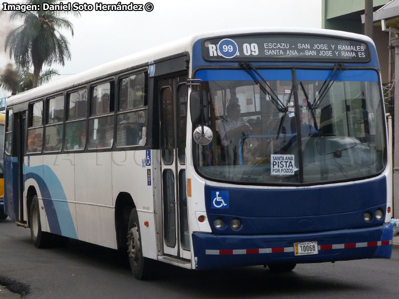Maxibus Dolphin / Volvo B-7R / Cía. de Inv. La Tapachula S.A. (Costa Rica)