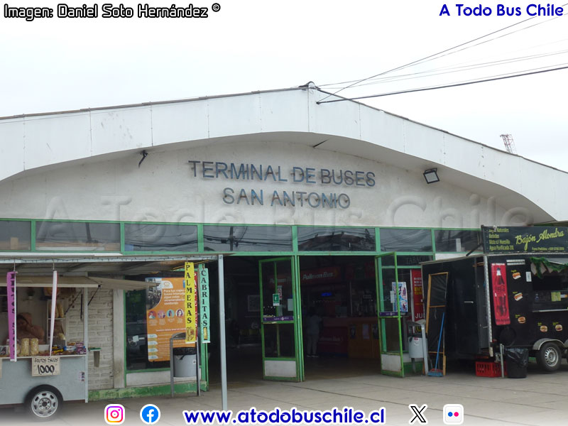 Frontis Terminal de Buses Barrancas (San Antonio)