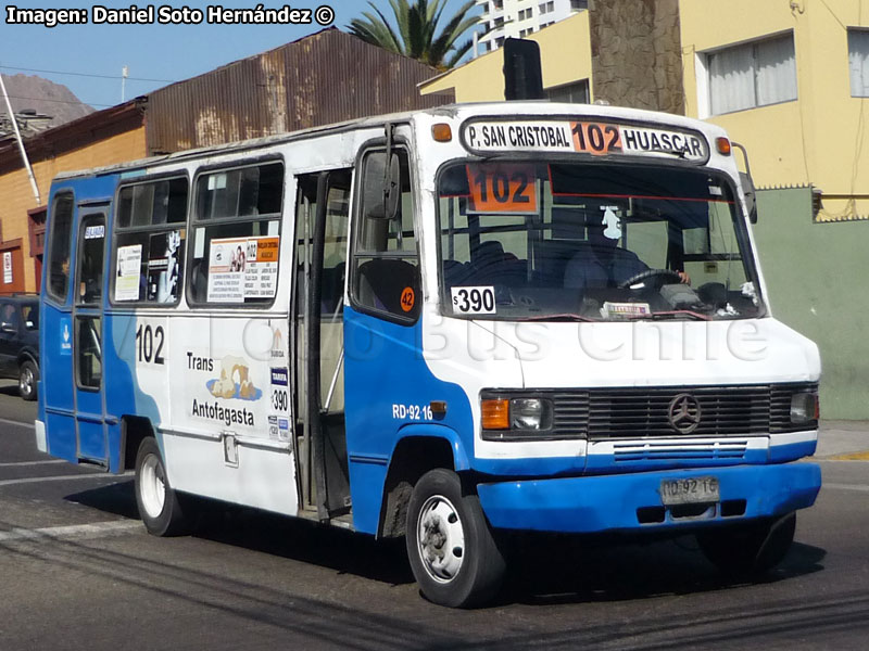 Carrocerías LR Bus / Mercedes Benz LO-814 / Línea Nº 102 Trans Antofagasta