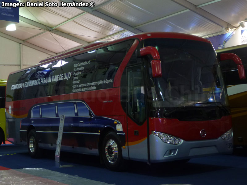 Golden Dragon Bus XML6127J6 / Unidad de Exhibición Andes Motors S.A.